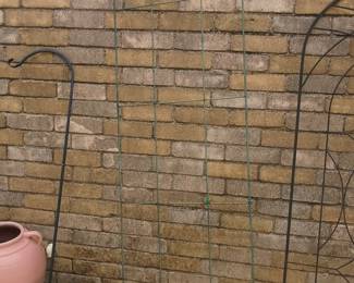 Green Wire Arch Garden Trellis