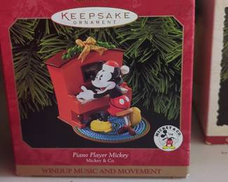 Hallmark Keepsake Ornament Piano Player Mickey