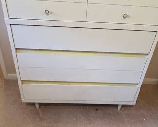 Mid-Century Modern White Lacquer Chest of Drawers
