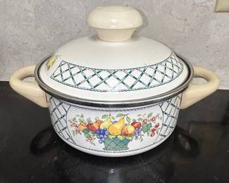 Villeroy & Boch "Basket" Pattern Enameled Casserole Dish