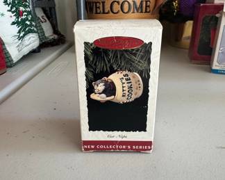 Hallmark Keepsake Ornament Cat Naps 1994