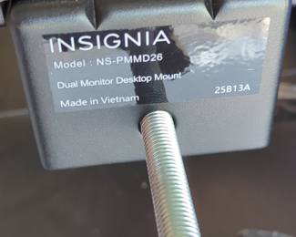 Insignia Dual Monitor Desktop Mount (NS-PMMD26)