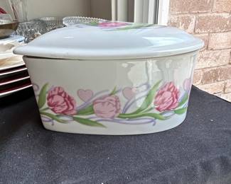 Heart-Shaped Porcelain Trinket Box with Tulips and Ribbons