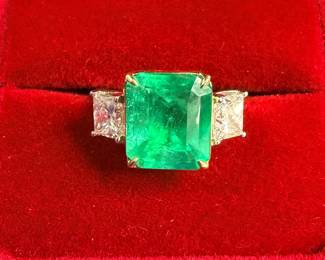 Amazing Brazilian 3.4 carat emerald and diamond ring