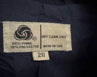 Vintage Navy Blue Wool-Blend Blazer with Crest Detail