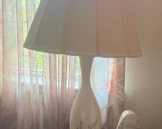 Vintage Hand-Painted Porcelain Floral Table Lamp