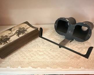 Vintage Stereoscope Viewer with Stereoview Cards - Keystone View Co.