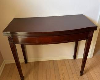 Georgian Mahogany Drop-Leaf Dining Table