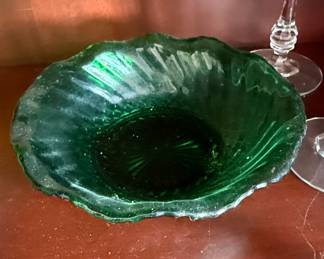 Vintage Anchor Hocking Forest Green Diamond Swirl Ruffled Bowl