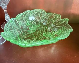 Indiana Glass Avocado Sweet Pear Pattern #601 Uranium Glass Bowl