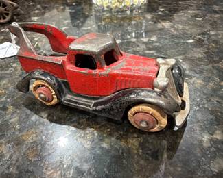 Hubley Vintage Tow Truck