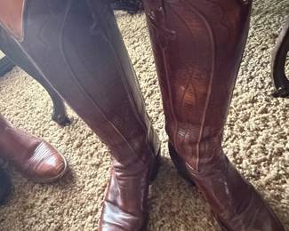 Ladies Luchese size 5.5