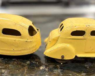 Rare Vintage Wyandotte Yello Pressed Steel Automobile with Matching Travel Trailer