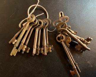 Vintage Skeleton Keys