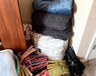 Coma King Size Blanket, Throws, Hangers
