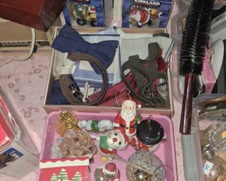Vintage Xmas, Vnt. Mens hankies, ties, misc.