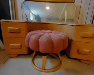 Vanity with mirror and round tufted stool
