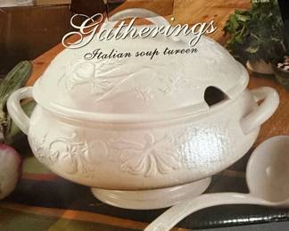 Gatherings Italian Soup Tureen with Ladle
