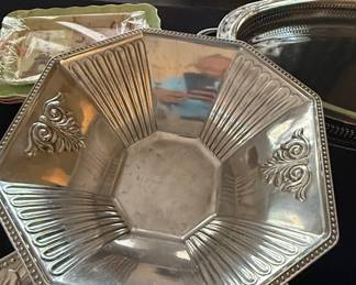 SilverPlated Octagonal Serving Bowl with Acanthus Leaf Motif
