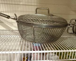 Williams Sonoma Grill Basket with Lid