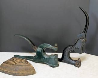 Vintage Cast Iron Tools Sad Iron Base