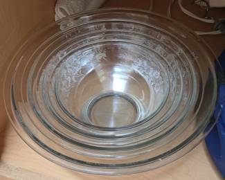 Pyrex Colonial Mist Mixing Bowls second image