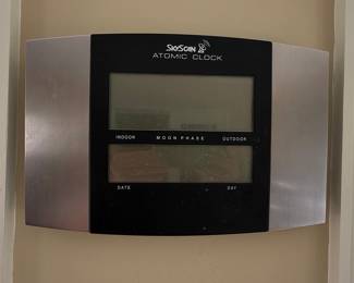 SkyScan Atomic Wall Clock with Indoor/Outdoor Temperature