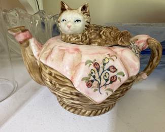 Vintage Andrea by Sadek Cat in Basket Teapot
