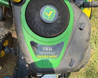 John Deere D105 Riding Lawn Mower