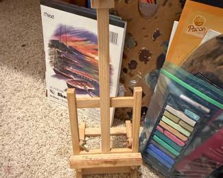 Tabletop Artist Easel