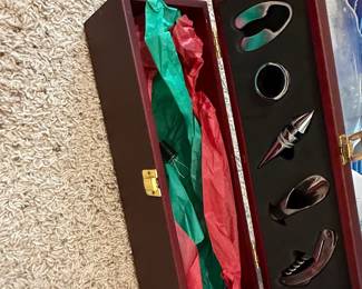 Rosewood Wine Presentation Box with Accessories