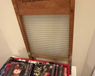 E. Murdock Co. Vintage Toy Washboard