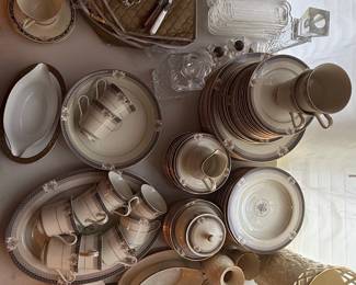 Mikasa Grande Ivory Tropez L5504 Dinnerware Set