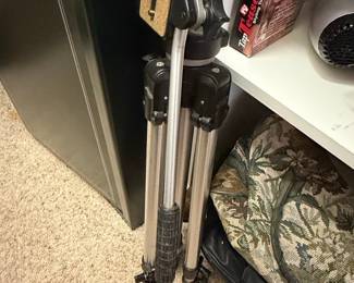 Bogen Manfrotto 3011N Aluminum Camera Tripod