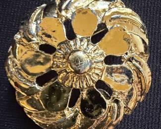 Vintage Gold Tone Textured Flower Brooch