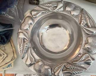 Mariposa Cast Aluminum Seashell Bowl