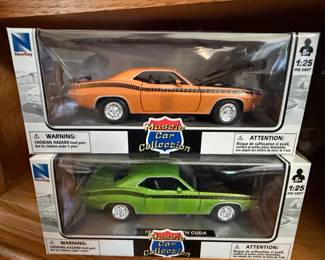 NewRay 1:25 Scale 1970 Plymouth Cuda Die-Cast Models