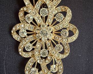 Vintage Gold Tone Rhinestone Filigree Brooch