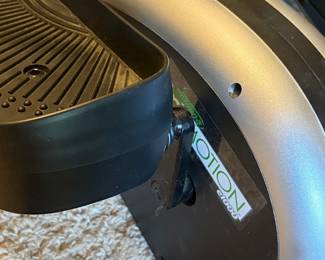 Stamina InMotion E1000 Compact Elliptical