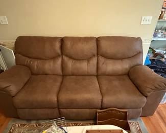 Signature Design by Ashley Boxberg Reclining Sofa