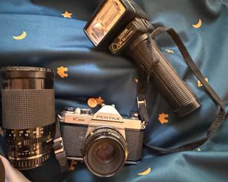 Pentax K1000 35mm Film Camera Kit with Sunpak AP-52 Thyristor Flash and Telephoto Zoom Lens