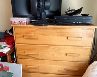 Mid Century Modern Maple Chest of Drawers
