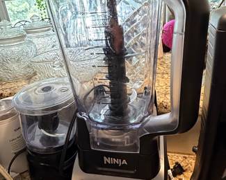 Ninja Professional 1000W Blender with 72 oz Pitcher
