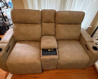 Power Reclining Loveseat with Center Console and Cup Holders