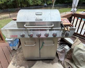 Nexgrill Evolution Infrared Plus 5-Burner Gas Grill