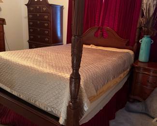 Queen Poster Bed