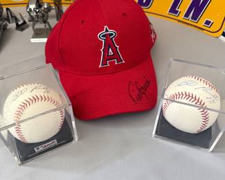 Baseball autographs