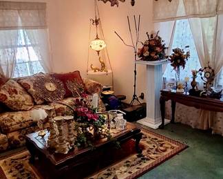 Livingroom furniture and decor