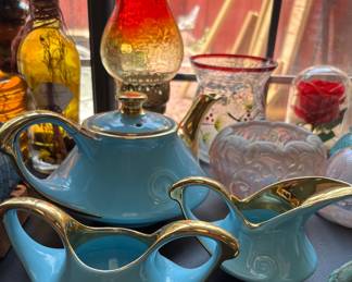Tea set, glass decor, vases