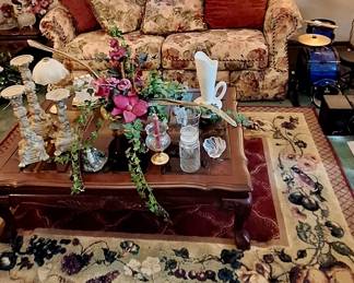 Livingroom furniture and decor